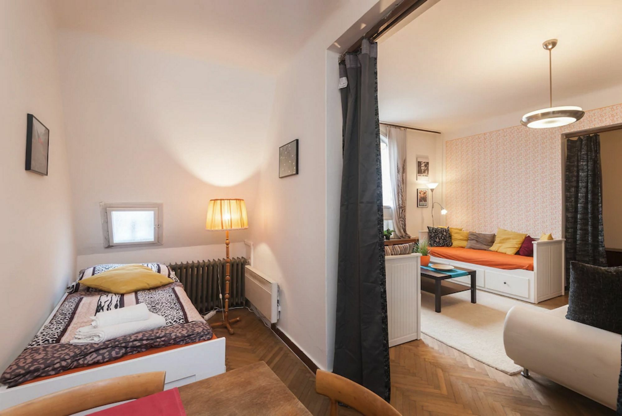 Velvet Revolution Apartment Praga Esterno foto